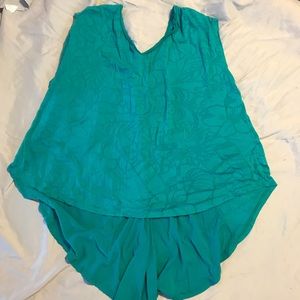 Flowy High/Low tank top.